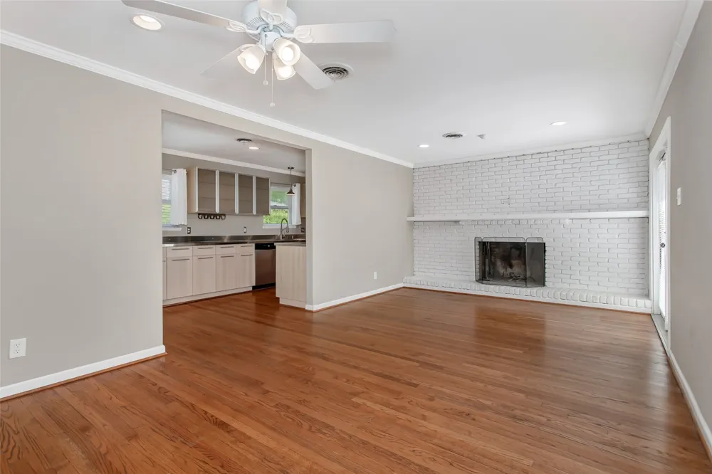2510 Pinebluff Drive Dallas, TX 75228