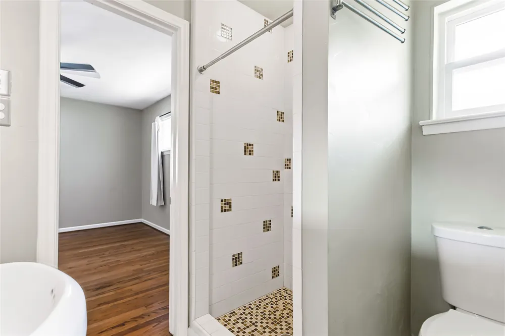 2510 Pinebluff Drive Dallas, TX 75228