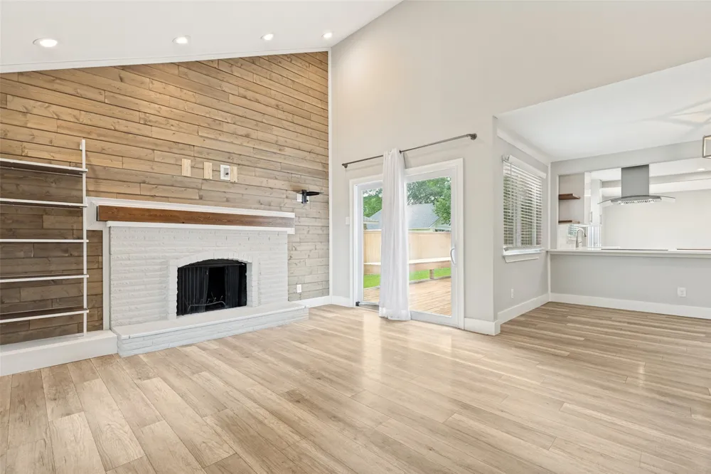 2114 Wheaton Drive Richardson, TX 75081
