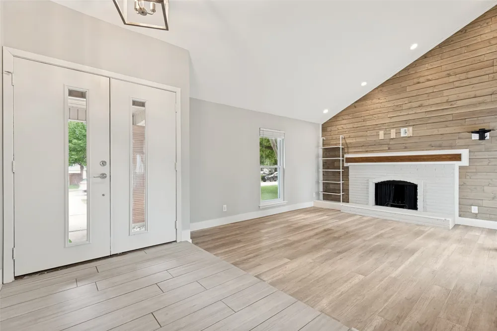 2114 Wheaton Drive Richardson, TX 75081