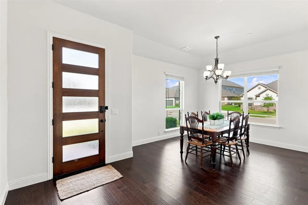 303 Pineview Lane Ponder, TX 76259