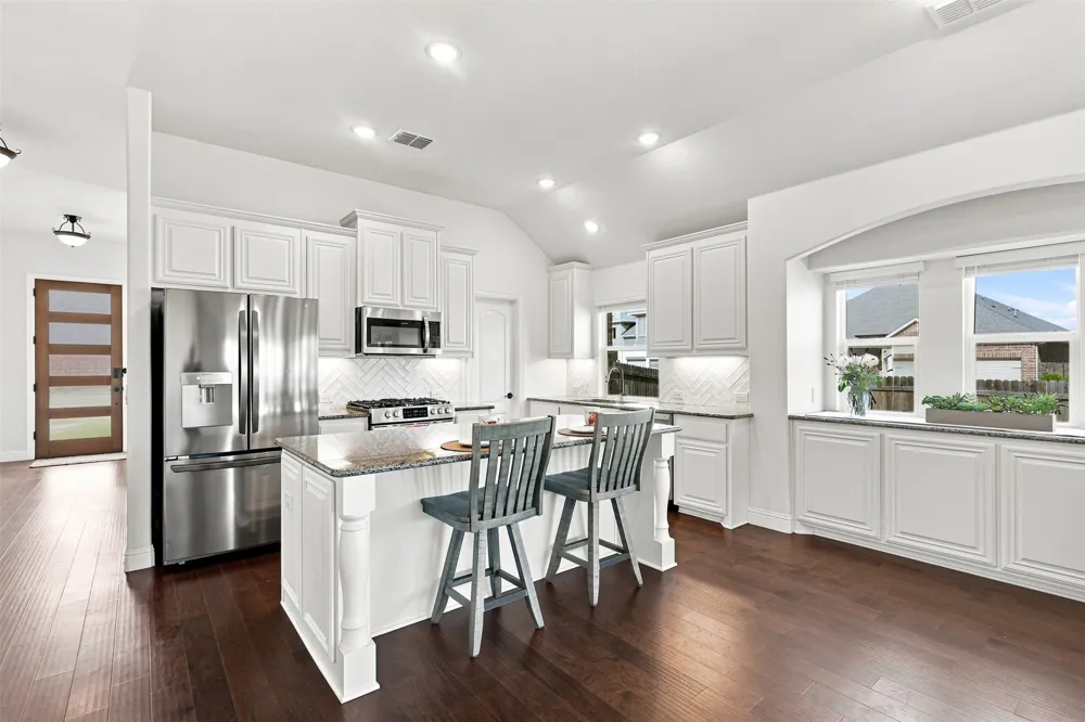 303 Pineview Lane Ponder, TX 76259