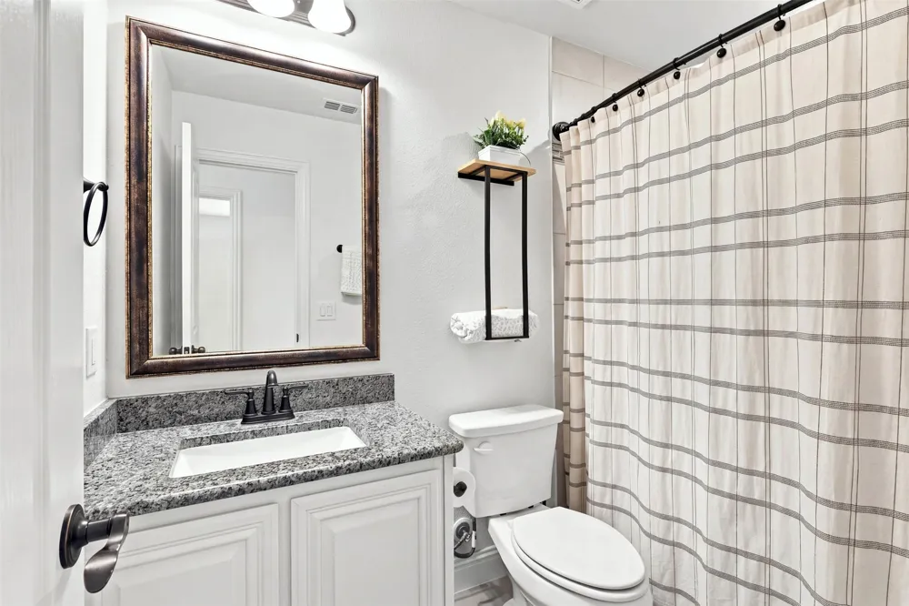 303 Pineview Lane Ponder, TX 76259