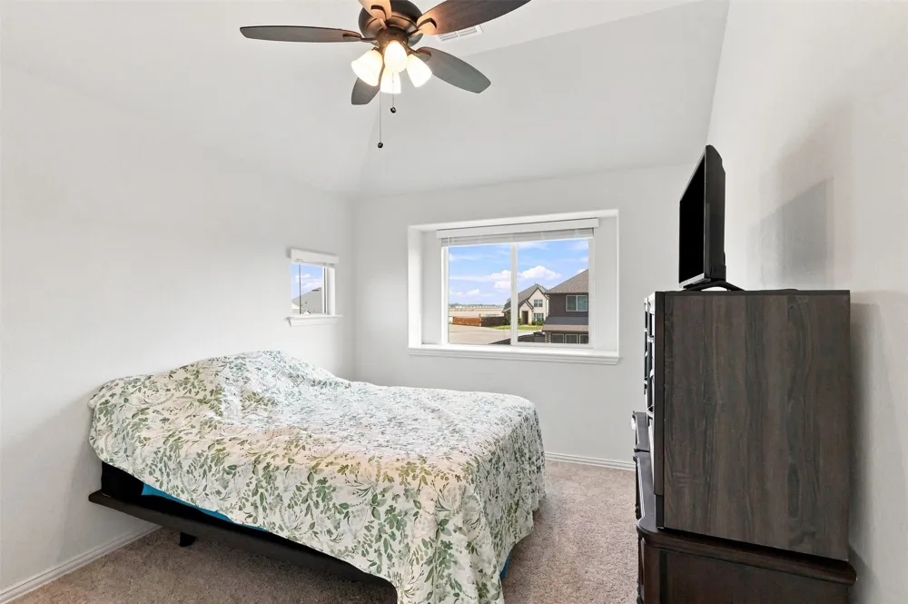303 Pineview Lane Ponder, TX 76259