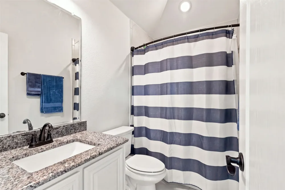 303 Pineview Lane Ponder, TX 76259