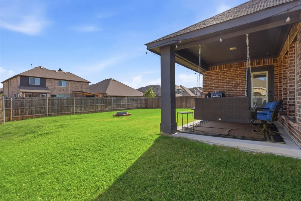 303 Pineview Lane Ponder, TX 76259