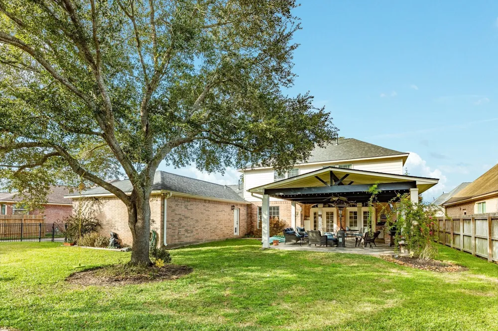 204 Arrowhead Drive Lake Jackson, TX 77566
