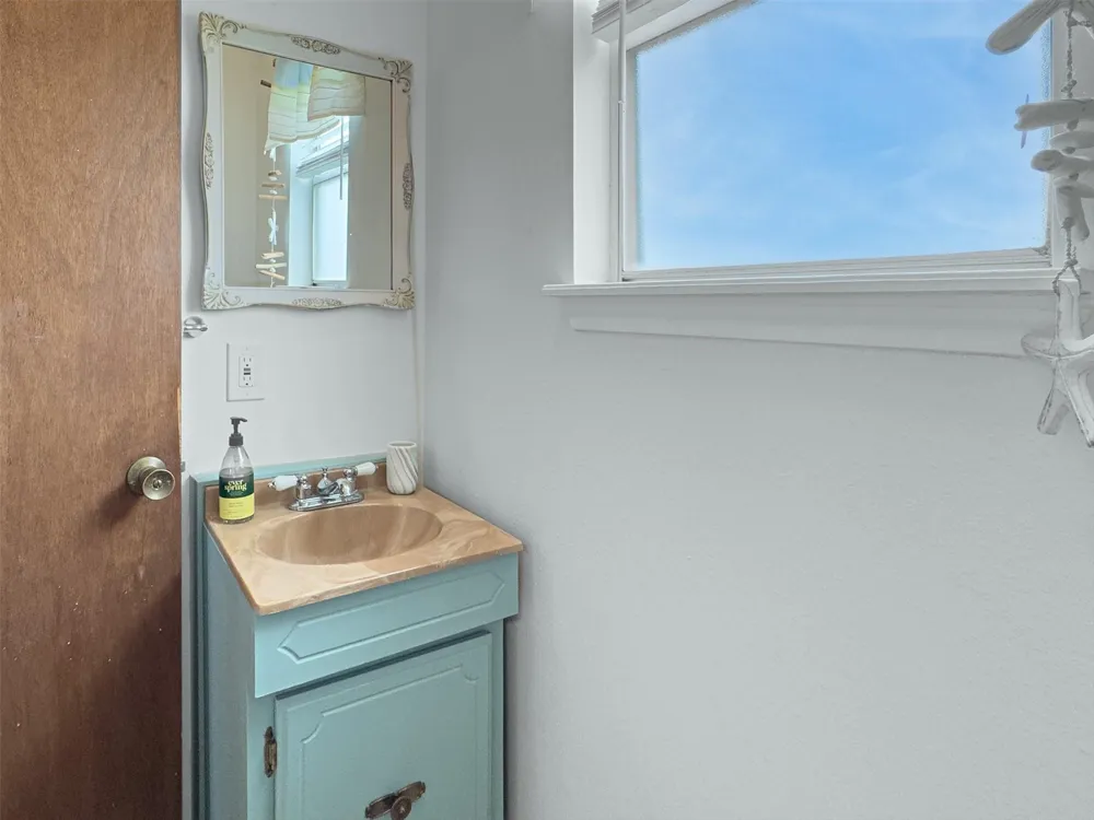 4134 Liberty Drive Galveston, TX 77554