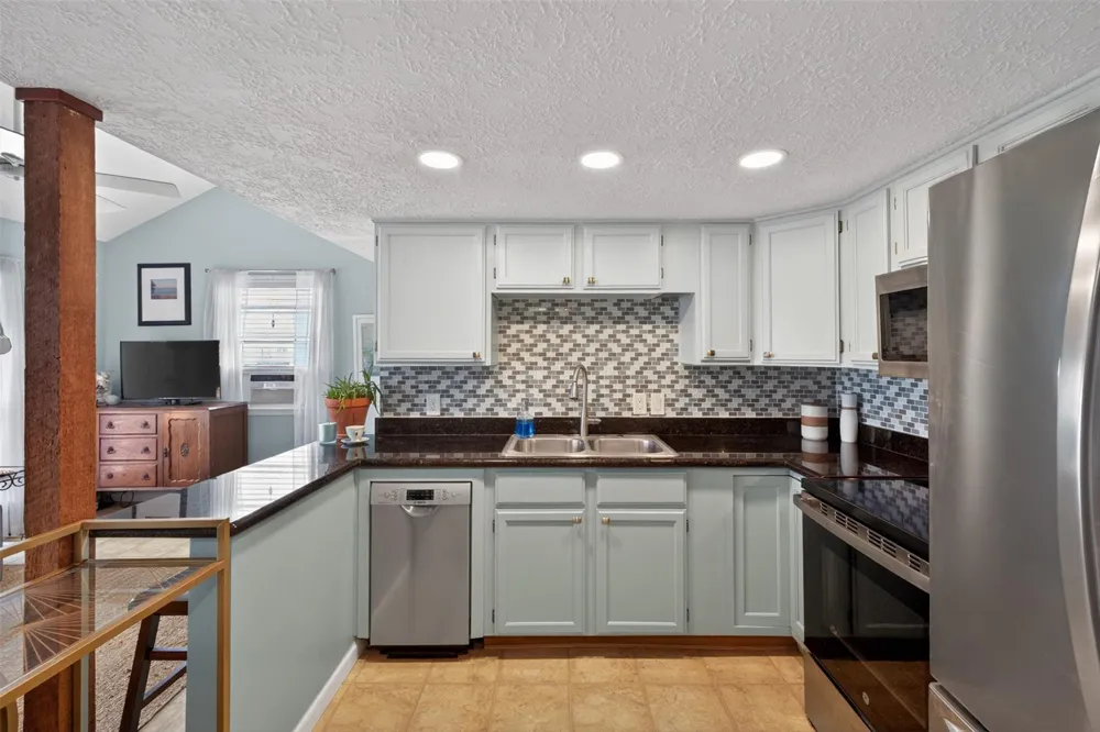 4134 Liberty Drive Galveston, TX 77554