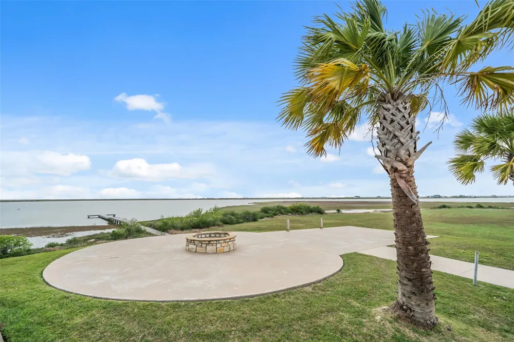 3204 Camp Hulen Drive Palacios, TX 77465