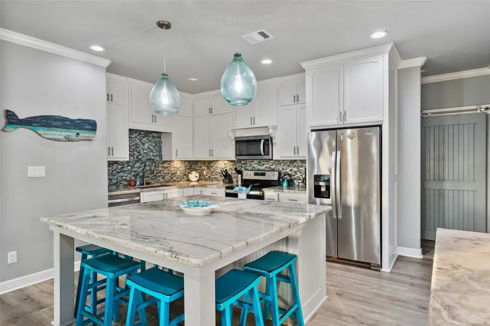 876 Palmetto Drive Port Bolivar, TX 77650
