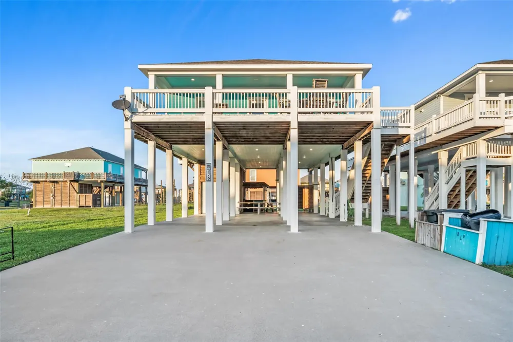 876 Palmetto Drive Port Bolivar, TX 77650