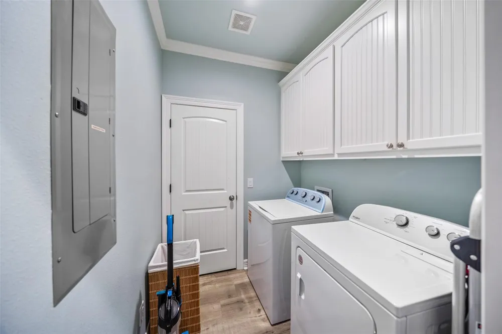 876 Palmetto Drive Port Bolivar, TX 77650