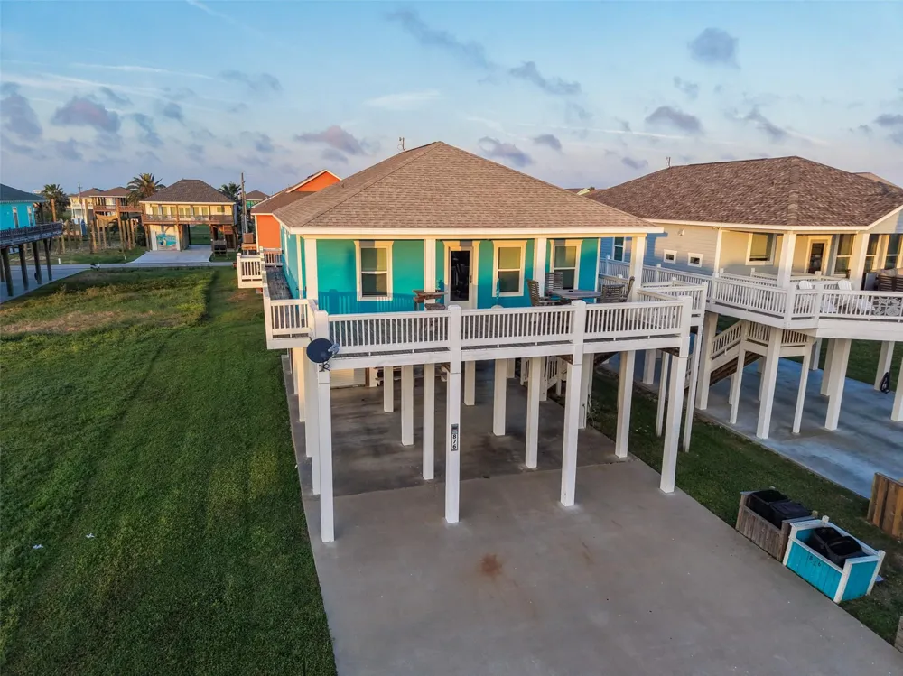 876 Palmetto Drive Port Bolivar, TX 77650
