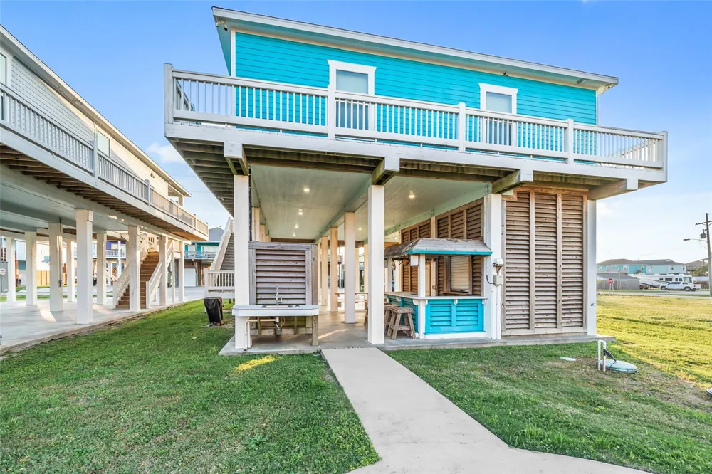 876 Palmetto Drive Port Bolivar, TX 77650