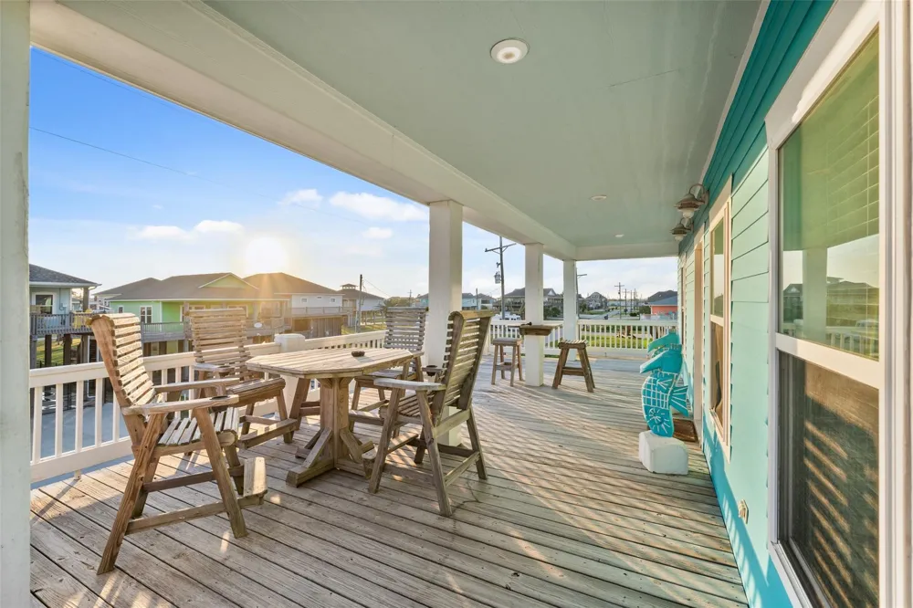 876 Palmetto Drive Port Bolivar, TX 77650