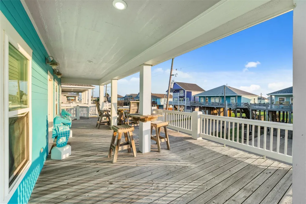 876 Palmetto Drive Port Bolivar, TX 77650
