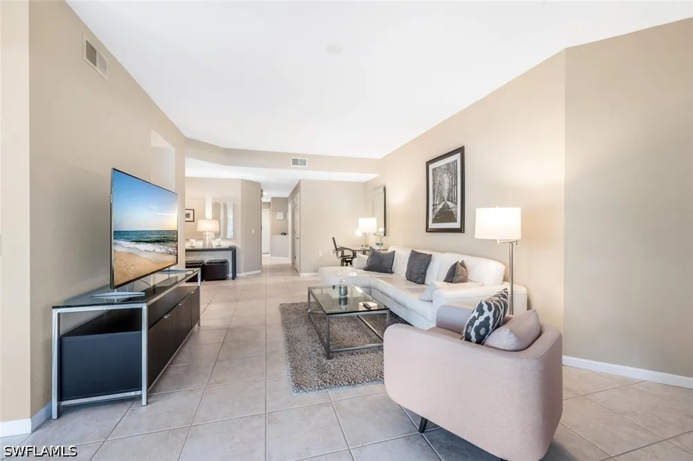 Blue Juniper Court #102 Naples, FL 34109