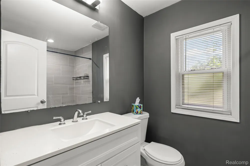 349 W Beechdale Street Commerce Charter Township, MI 48382