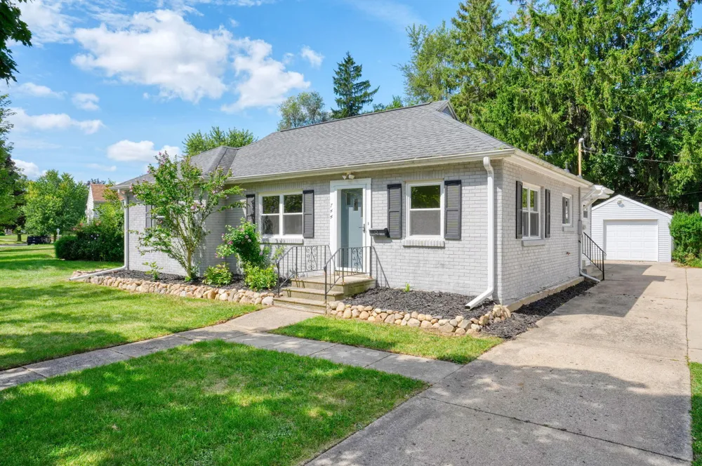 744 Briarcliff Road Jackson City, MI 49203