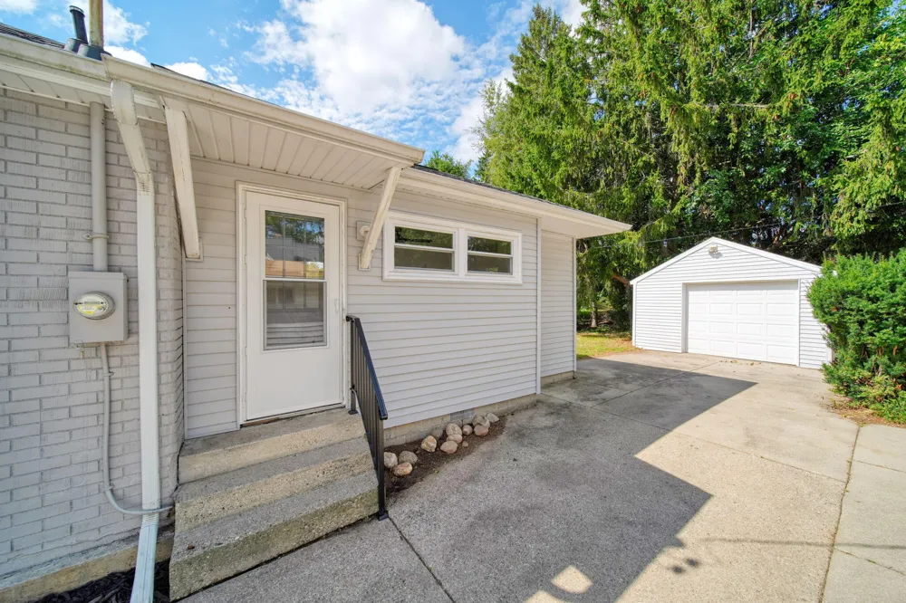 744 Briarcliff Road Jackson City, MI 49203