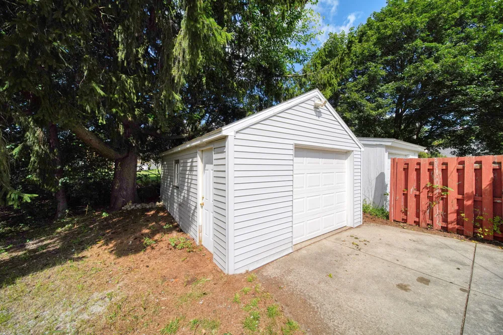744 Briarcliff Road Jackson City, MI 49203