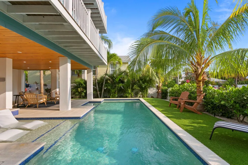 2203 AVENUE B Bradenton Beach, FL 34217
