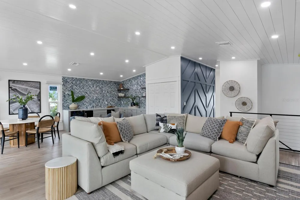 2203 AVENUE B Bradenton Beach, FL 34217