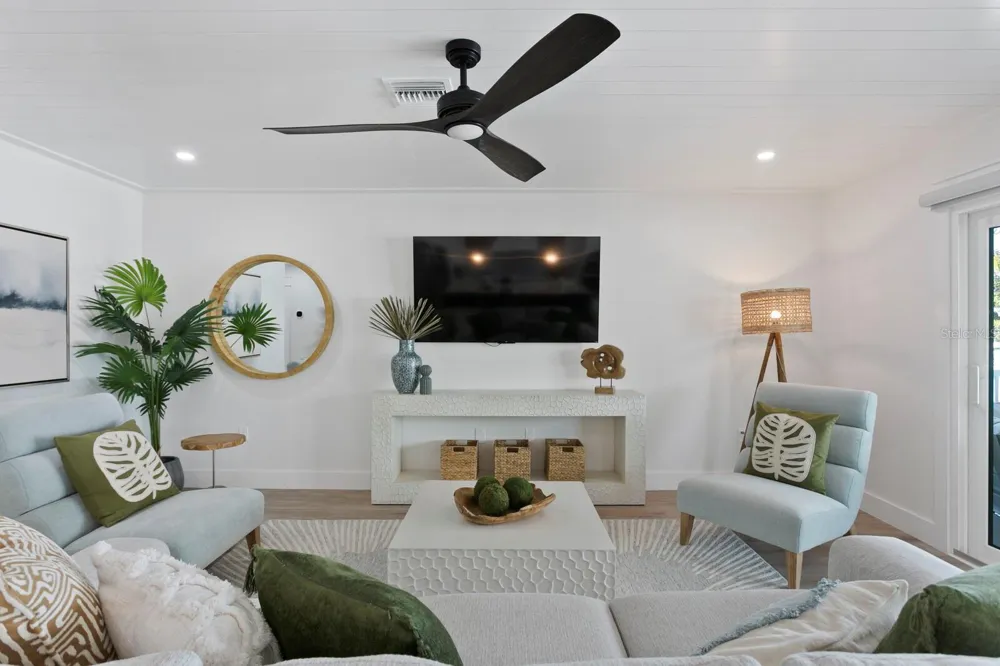 2203 AVENUE B Bradenton Beach, FL 34217