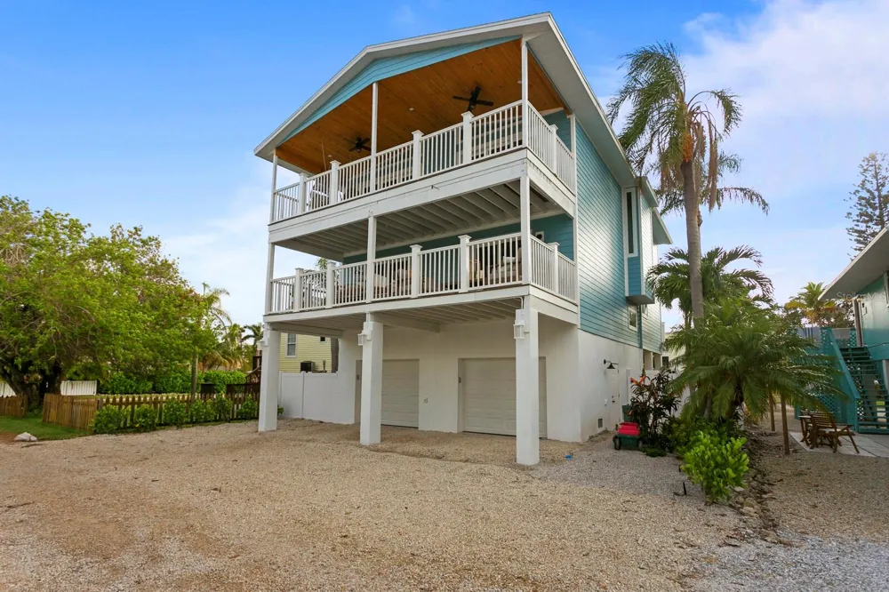 2203 AVENUE B Bradenton Beach, FL 34217