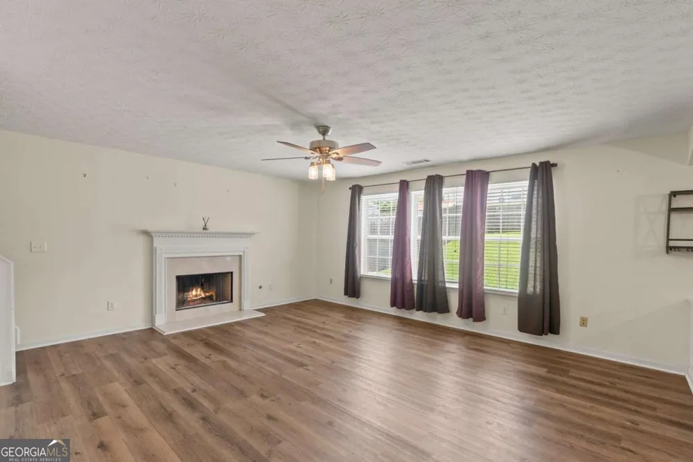 2137 Black Oak LN Ellenwood, GA 30294