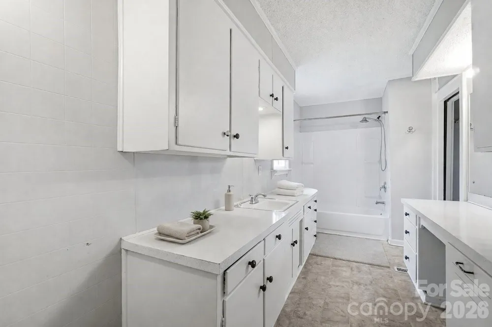 2304 Mclean Street Gastonia, NC 28054