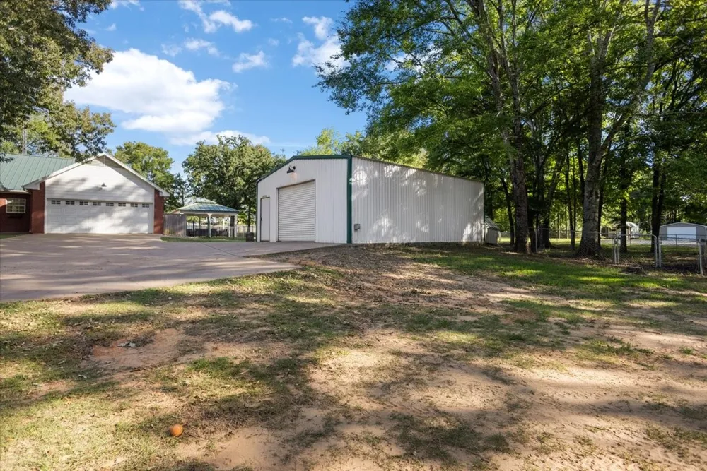 22205 US HIGHWAY 69 Mineola, TX 75773
