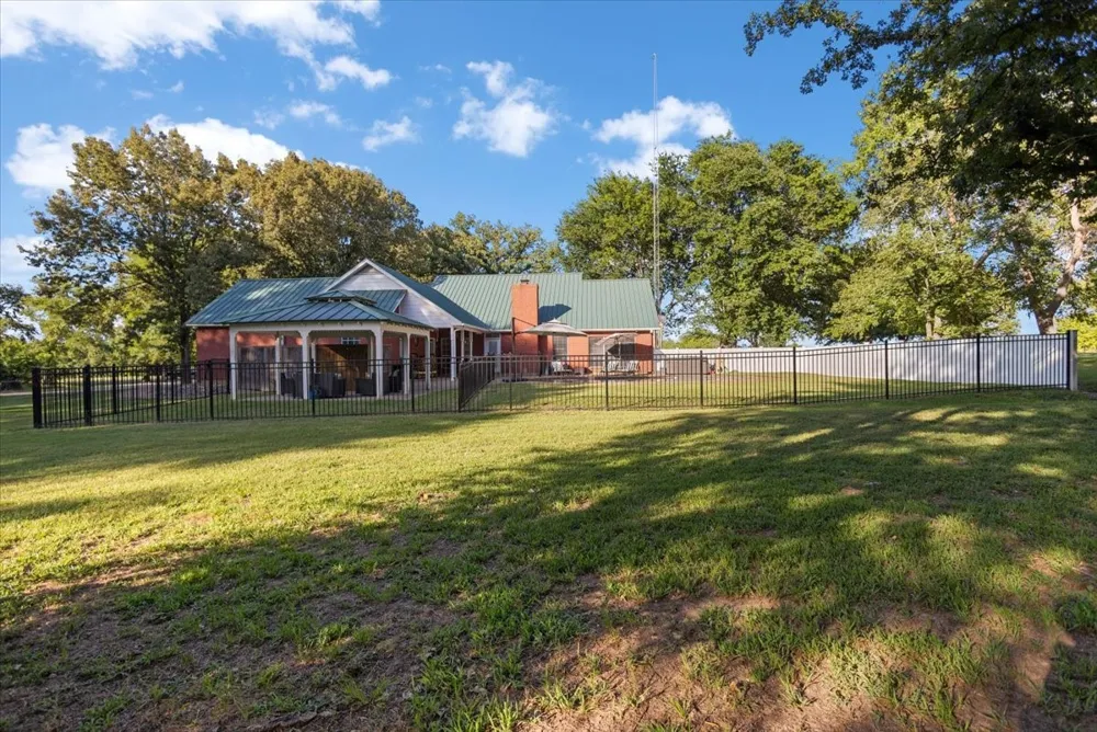 22205 US HIGHWAY 69 Mineola, TX 75773