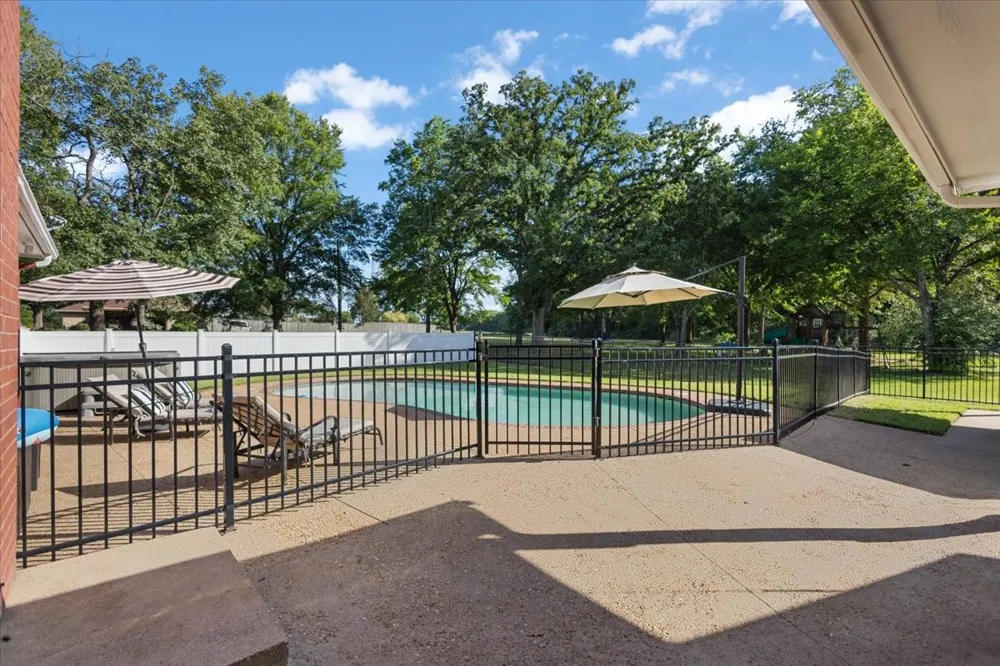 22205 US HIGHWAY 69 Mineola, TX 75773