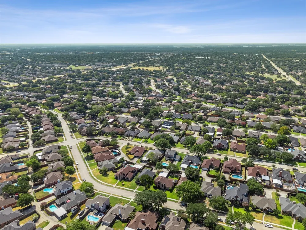 1622 Glenmore Drive Lewisville, TX 75077