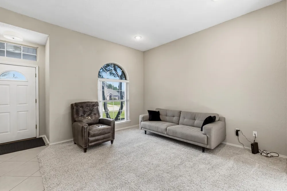 1622 Glenmore Drive Lewisville, TX 75077