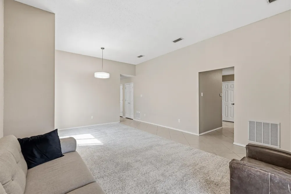 1622 Glenmore Drive Lewisville, TX 75077