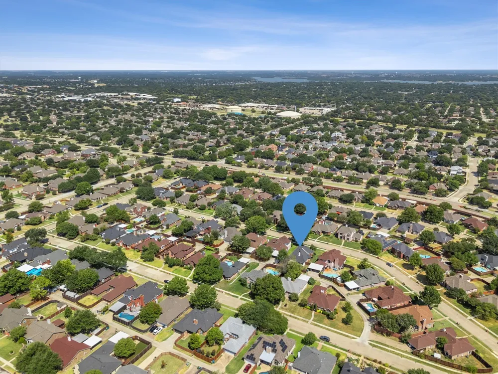 1622 Glenmore Drive Lewisville, TX 75077