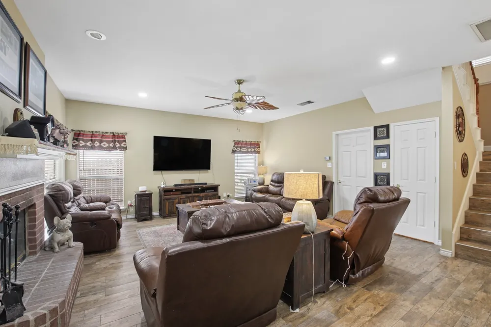 3039 Bosswood Court Grand Prairie, TX 75052
