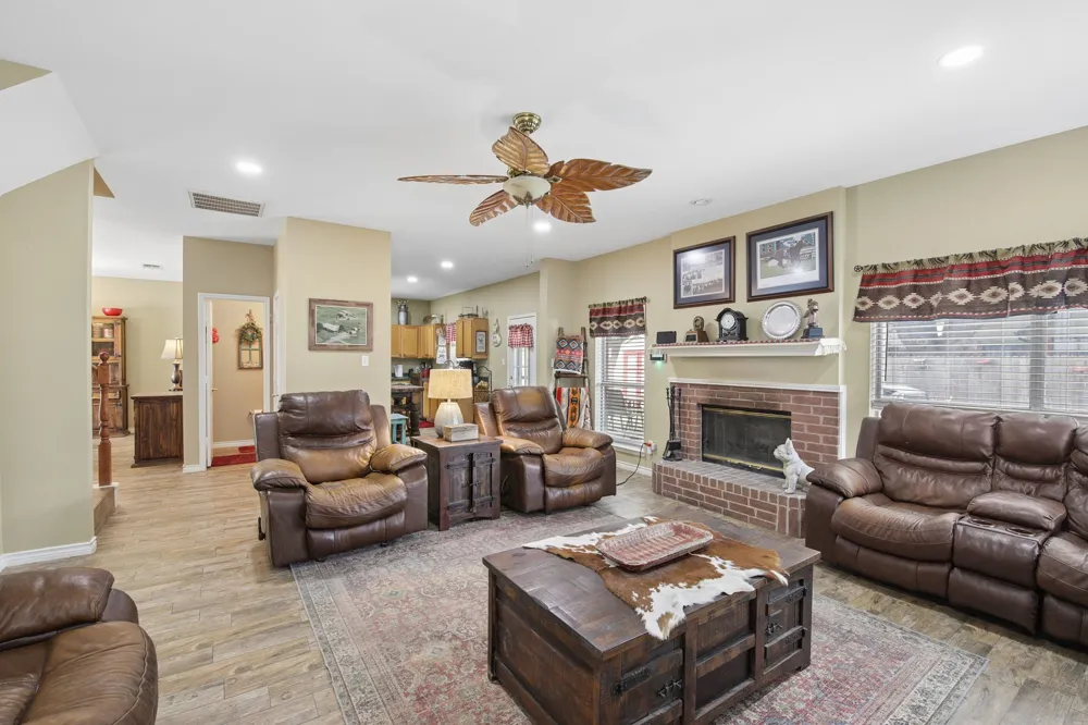 3039 Bosswood Court Grand Prairie, TX 75052