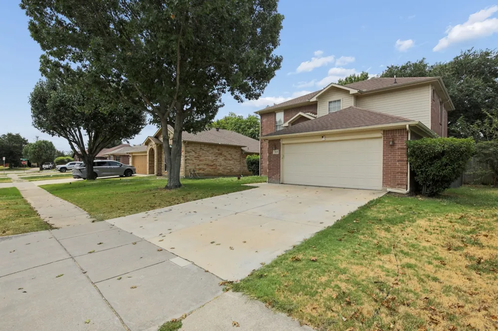 3039 Bosswood Court Grand Prairie, TX 75052