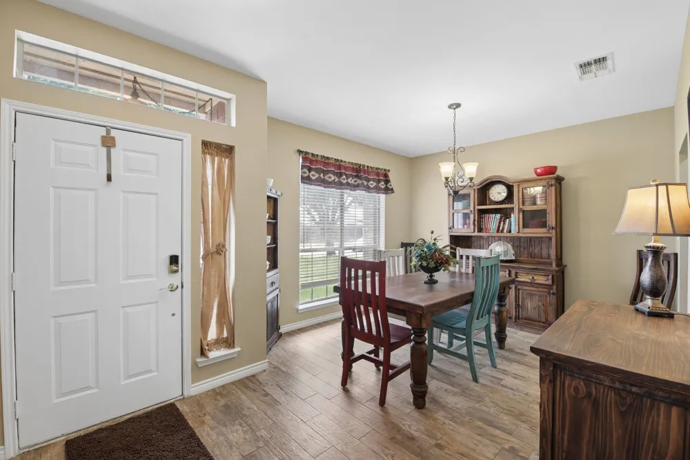 3039 Bosswood Court Grand Prairie, TX 75052