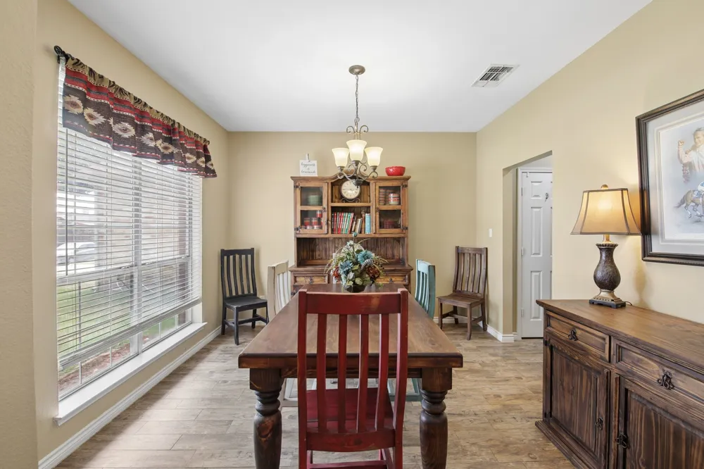 3039 Bosswood Court Grand Prairie, TX 75052