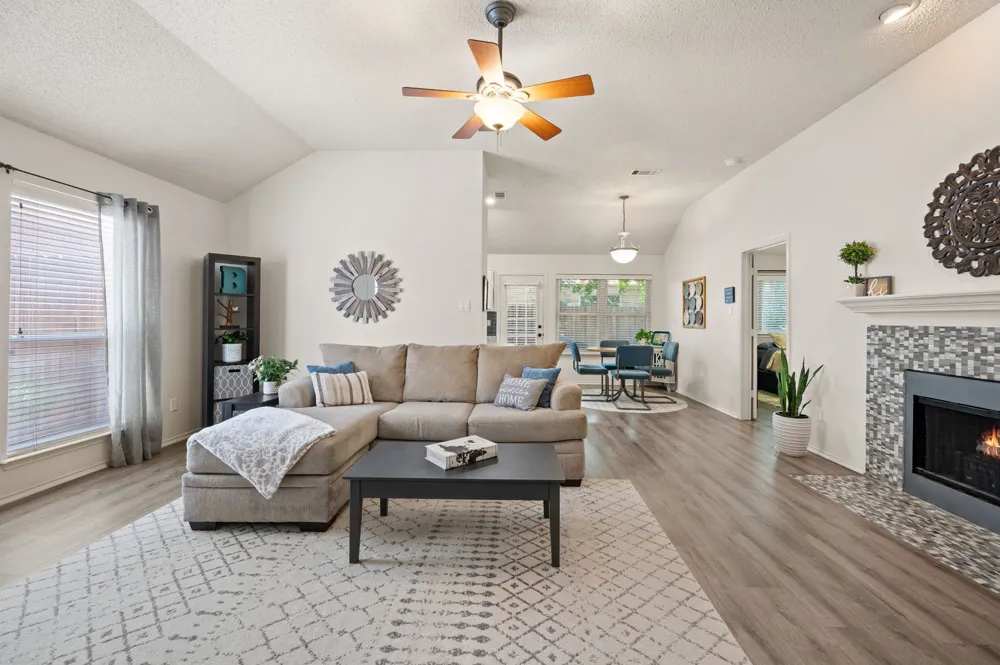 1916 Pine Ridge Drive Bedford, TX 76021