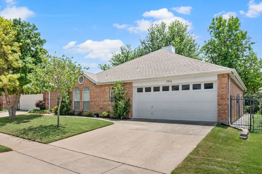 1916 Pine Ridge Drive Bedford, TX 76021
