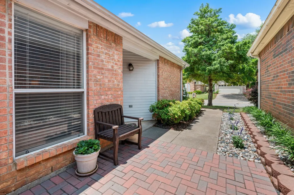 1916 Pine Ridge Drive Bedford, TX 76021