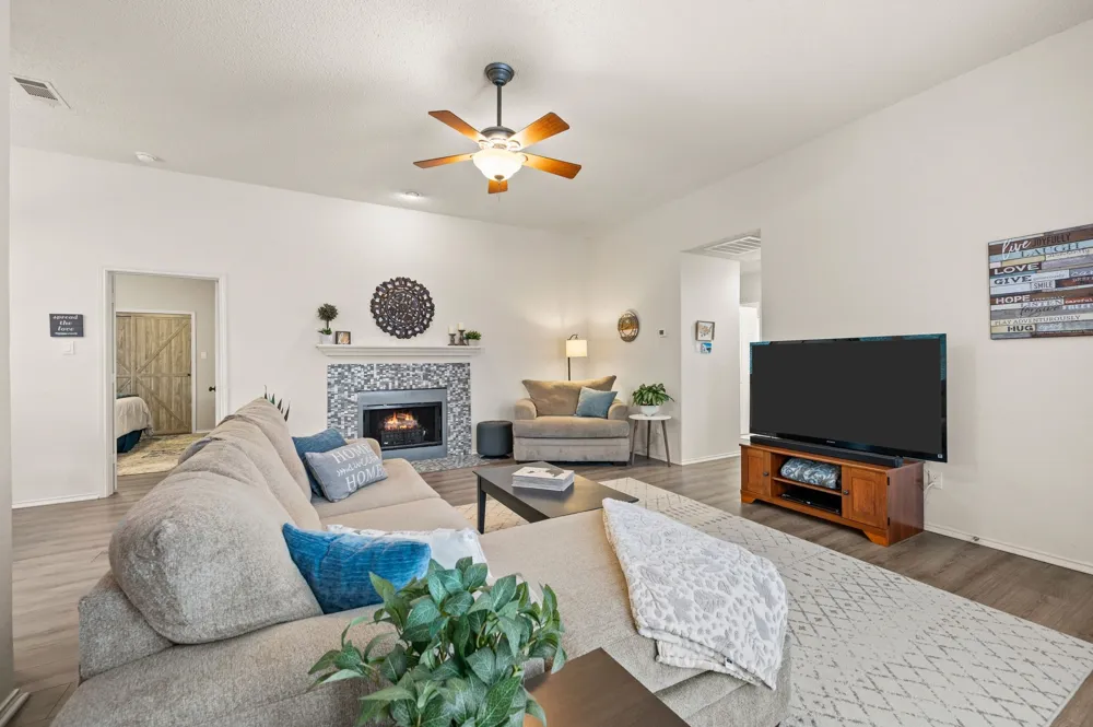 1916 Pine Ridge Drive Bedford, TX 76021