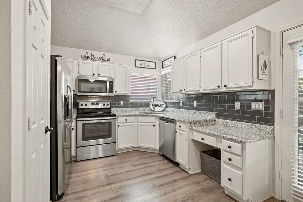 1916 Pine Ridge Drive Bedford, TX 76021