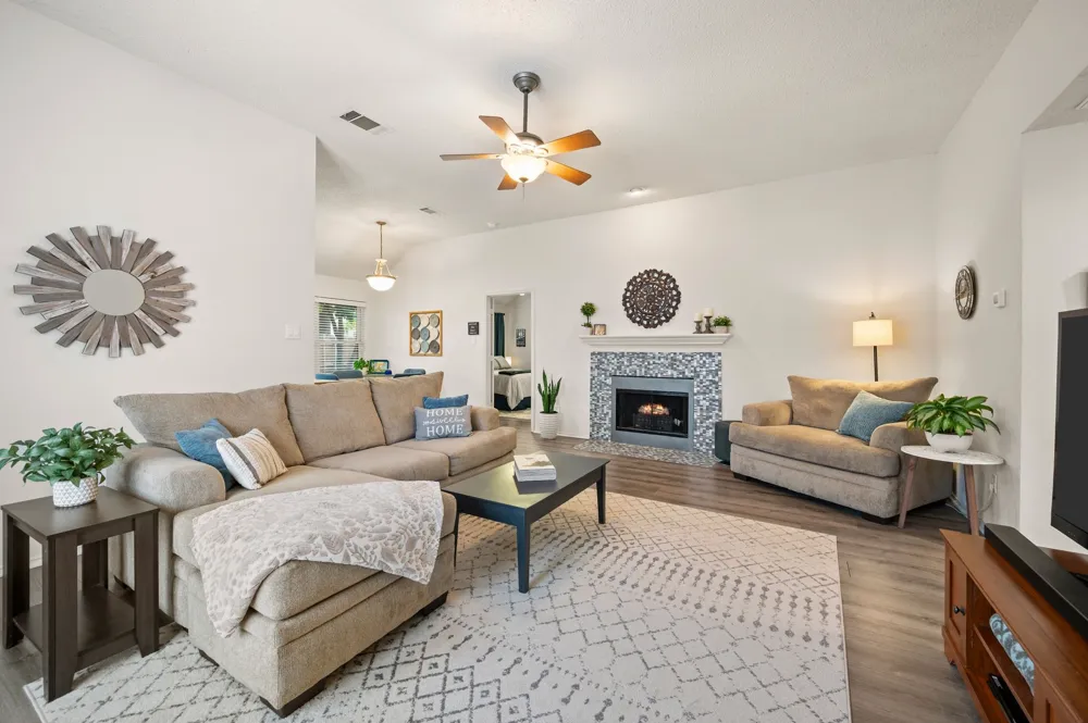 1916 Pine Ridge Drive Bedford, TX 76021